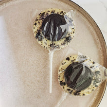 Load image into Gallery viewer, White Chocolate Oreo Lollipop