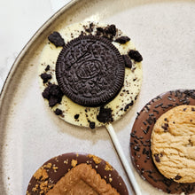 Load image into Gallery viewer, White Chocolate Oreo Lollipop