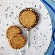 Load image into Gallery viewer, Milk Chocolate Gingernut Lollipop