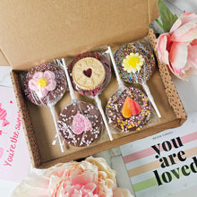 Load image into Gallery viewer, Mother&#39;s Day Letterbox Lollipop Set

