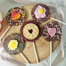 Load image into Gallery viewer, Mother&#39;s Day Letterbox Lollipop Set
