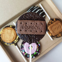 Load image into Gallery viewer, Vegan Biscuit Letterbox Lollipop Set
